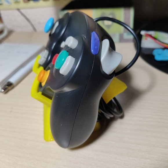 Nintendo GameCube Controller Stand with Engraved Logo 12 Colors - Picture 5 of 14